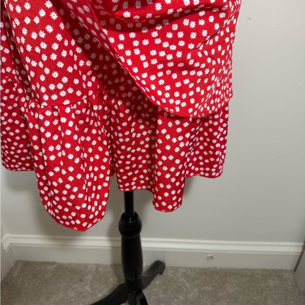 SHEIN Red Ruffled Skorts - Picture 5 of 6